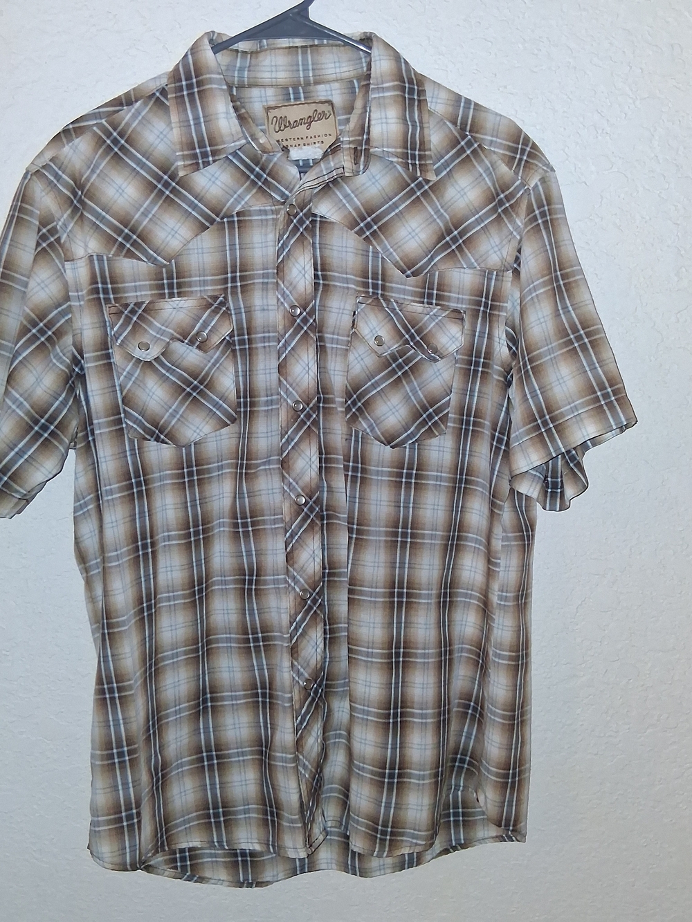 Wrangler Men's Short-Sleeve Brown Plaid Western Shirt